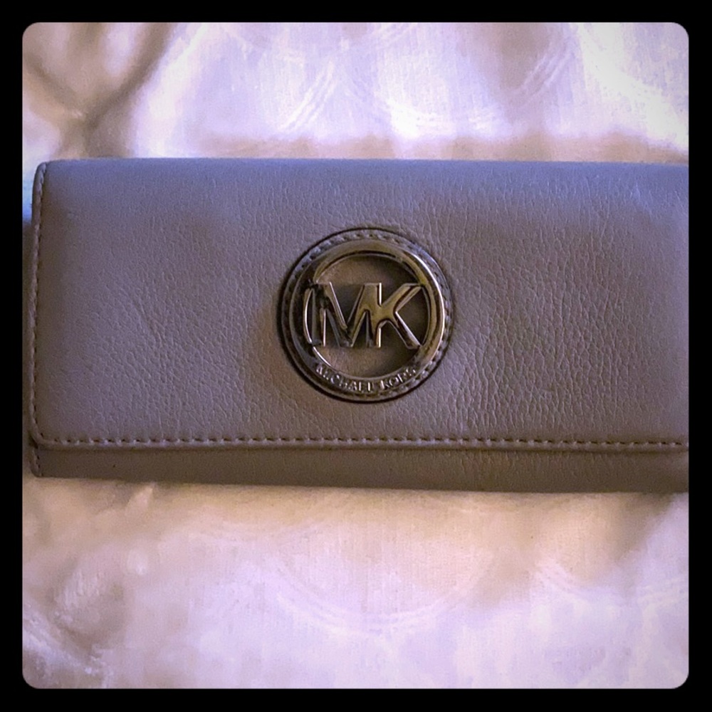 Michael Kor’s wallet